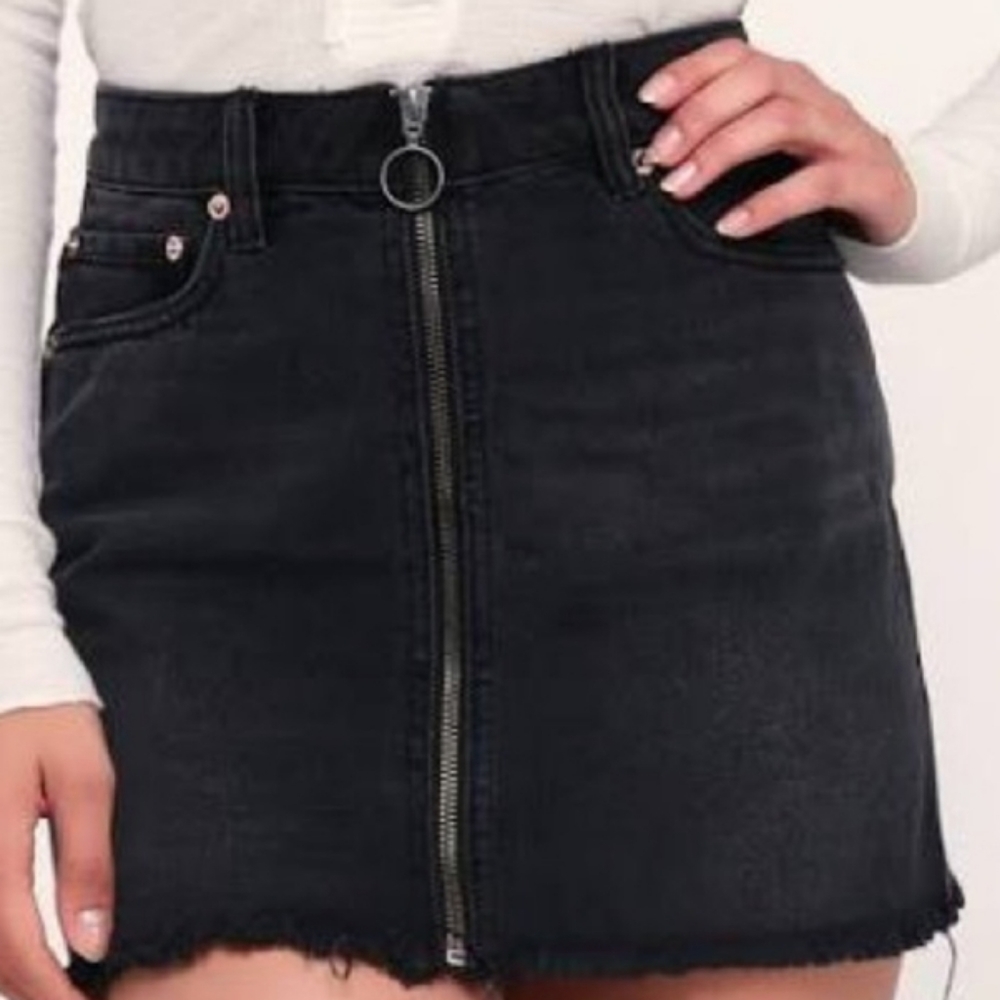 Free People sz 30 black front zip denim raw hem skirt. - Picture 7 of 10